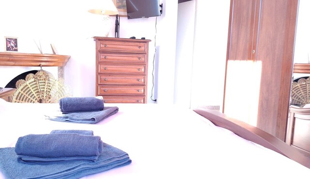 "Unit 3" Apartment with Shared Terrace, Wi-Fi, and Air Conditioning in Bordighera