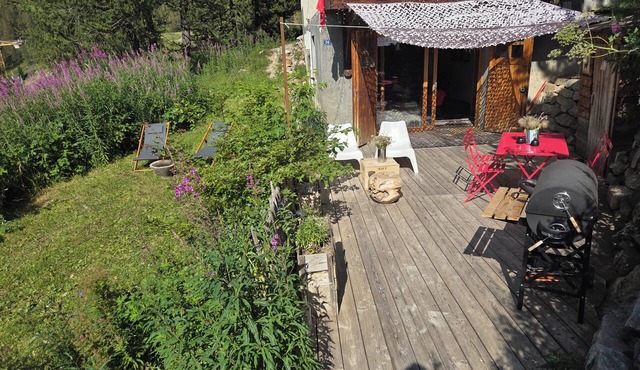 Vars. Full-service center. Private parking. Linens provided, beds made. in Vars