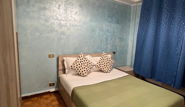 'Venice' Apartment with Wi-Fi and Air Conditioning