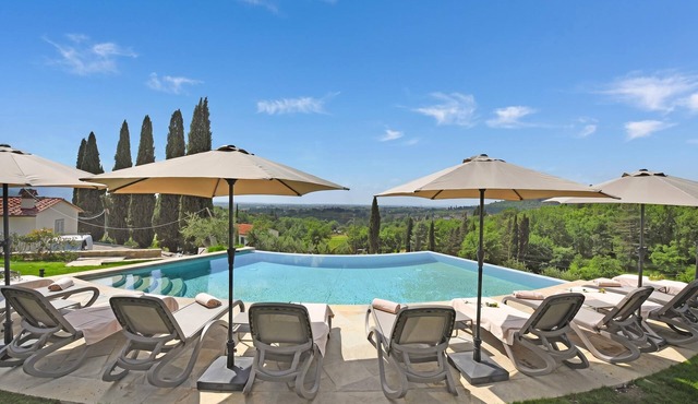 Villa Chimera Green 12 with Pool & Gym, Arezzo, Italy