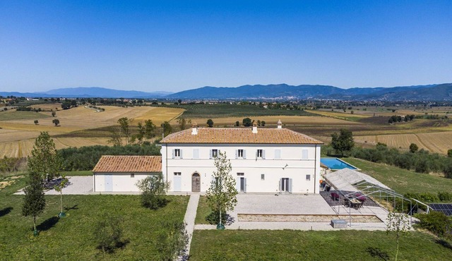 Villa Clanis - Eight Bedroom Villa, Sleeps 15