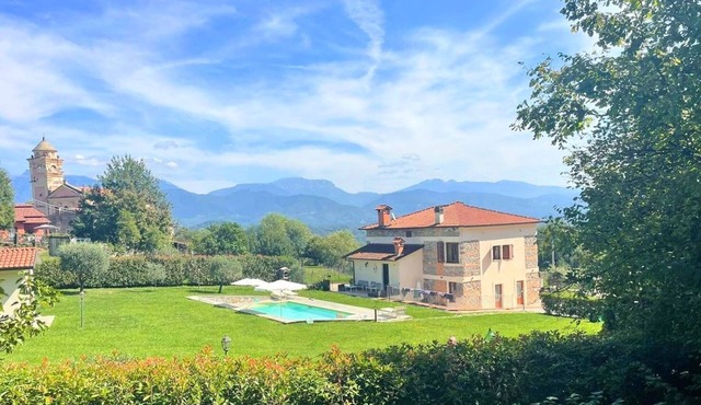 Villa del Sognatore, tuscan villa with pool for 12