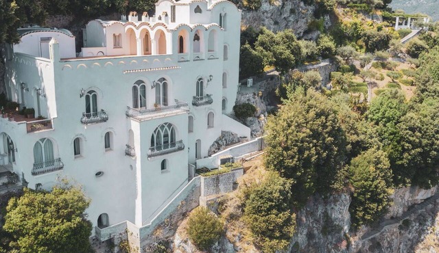 Villa in Ravello with 6 bedrooms sleeps 15
