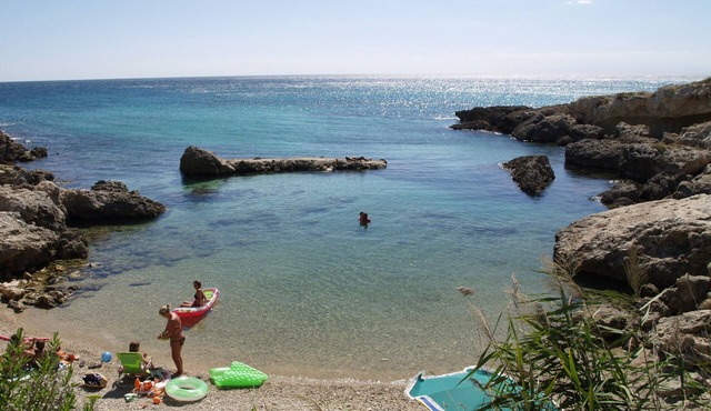Villa just steps from the sea. Mediterranean space and relaxation.