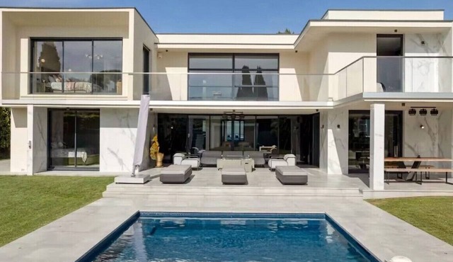 Villa Kyara - Contemporary villa