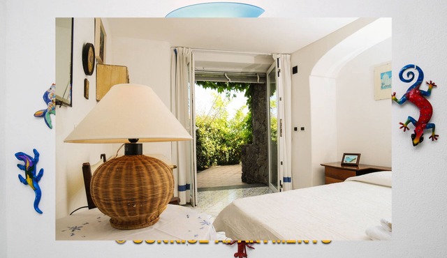 Villa LA PRUA: Sailing in the Blue among Gardens and Pool in Ischia
