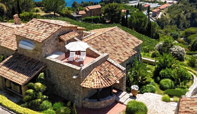 Villa Maria Pia- 3BR/2BA + Private Beach Parking- Luxury Coastal Retreat