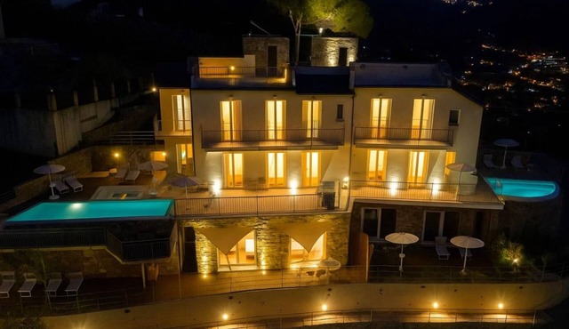 Villa Relais Le Torri in Verici in Pool and View, Casarza Ligure, Italy