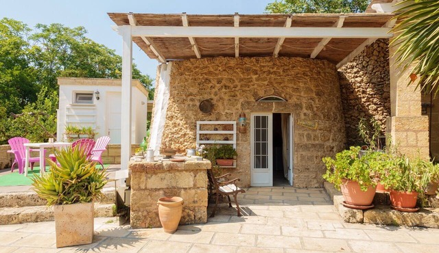 Villa 'Tenuta Rosa in Salento' with Private Terrace, Private Garden and Air Conditioning