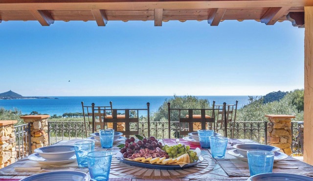 Villa Vittoria - Four Bedroom Villa, Sleeps 6