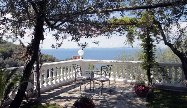 Villa with private pool and panoramic terrace sea view