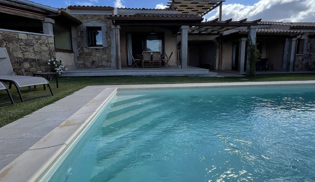 Villa with Shared Swimming Pool just 500 mt from Porto ainu Beach