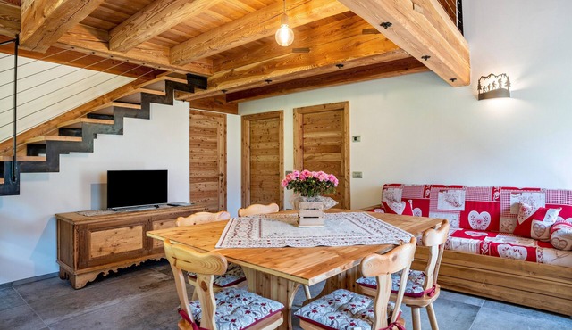 'Volo Dell'aquila' Apartment with Private Sauna and Mountain Views