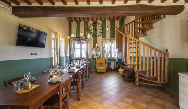 Wonderful private villa for 10 people with A/C, hot tub, private pool, WIFI, TV and terrace