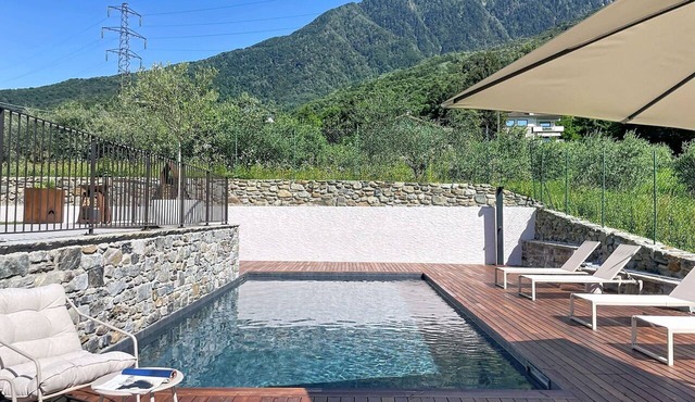 Wonderful private villa for 8 people with hot tub, WIFI, private pool, TV and terrace