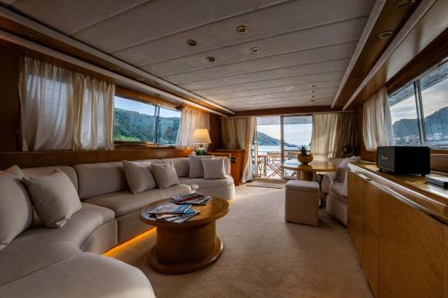 Yacht Dreams Experience