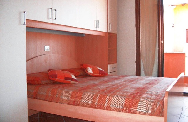 2 Bed Flat - Sleeps 4 - Garden - Parking - Wifi in Castelsardo