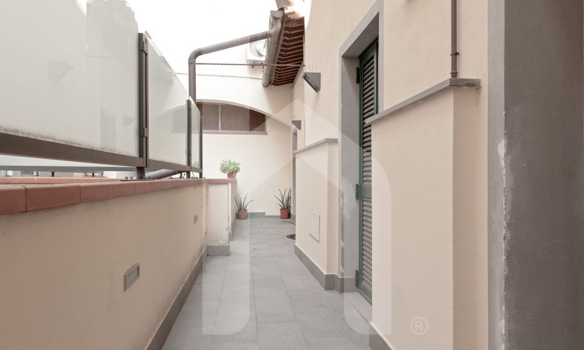 San Francesco Apartment | Homiday – Centro: Relax and enjoy this simple yet comfortable accommodation in the heart of the city, while still enjoying peace and quiet during the night.Located in the city center, it allows you to reach the train station or the Leaning Tower of Pis