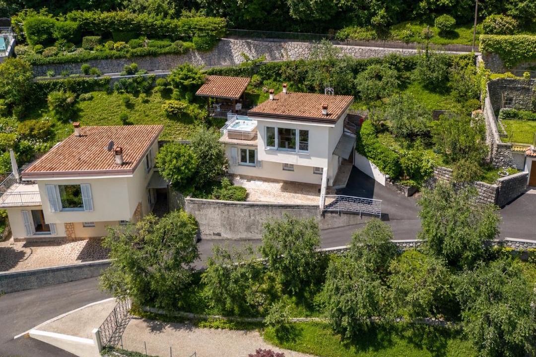 Bassanega Villa | Villa Natura Panoramic Lake Garda