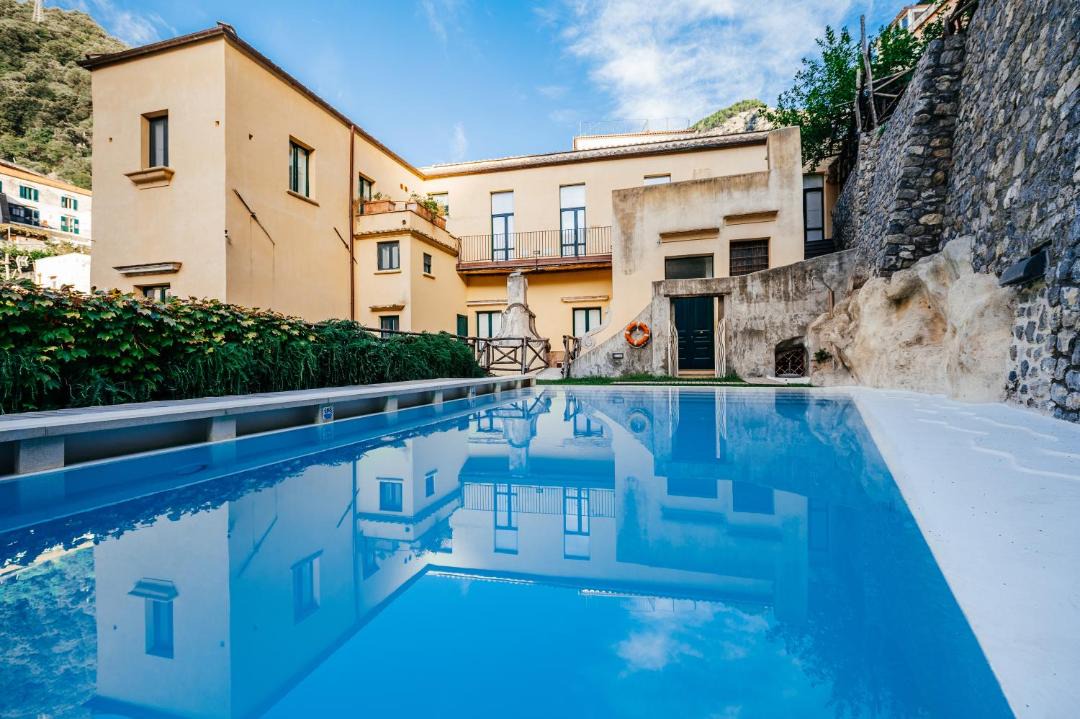 Amalfi House | Amalfi Resort Rooms with pool