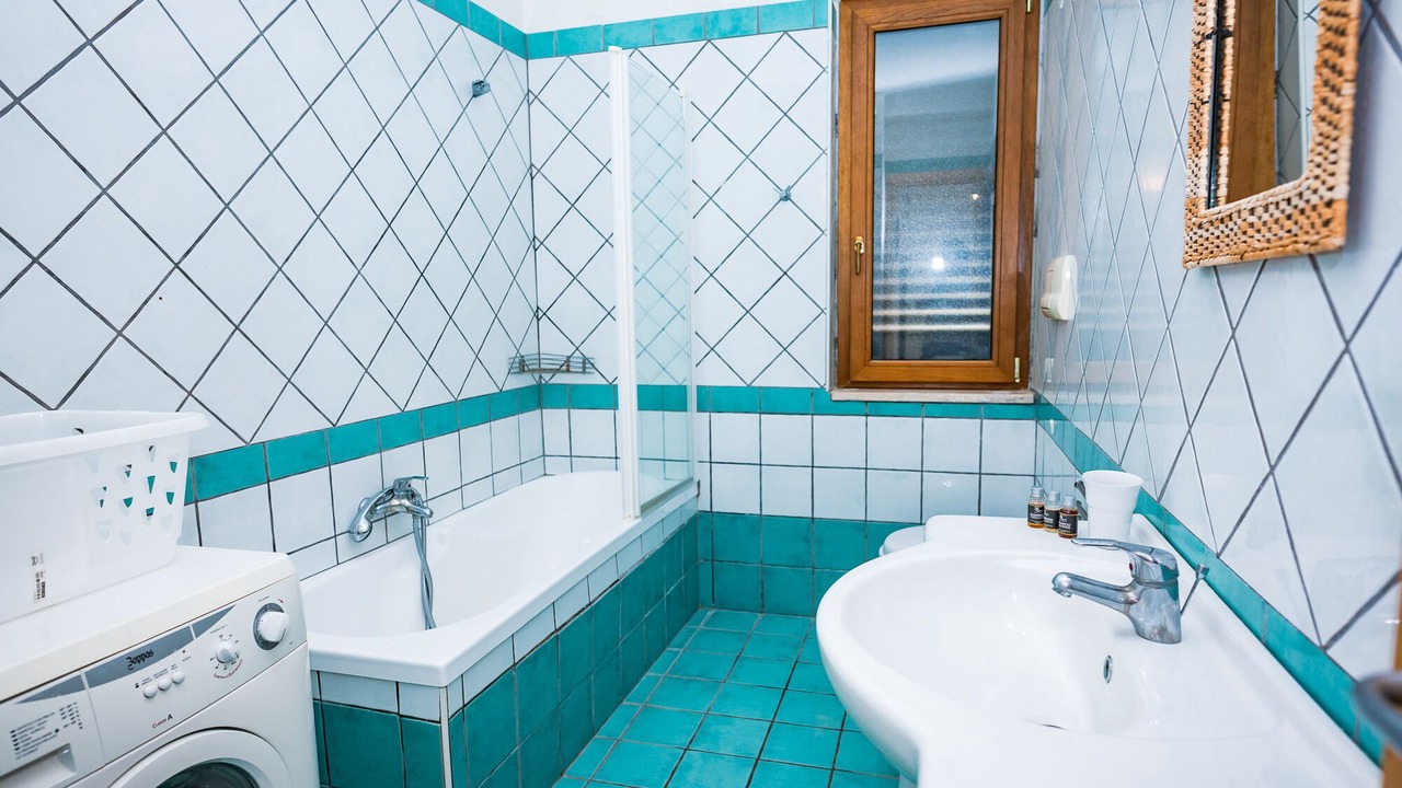 Photo of Bathroom in Marina Lido