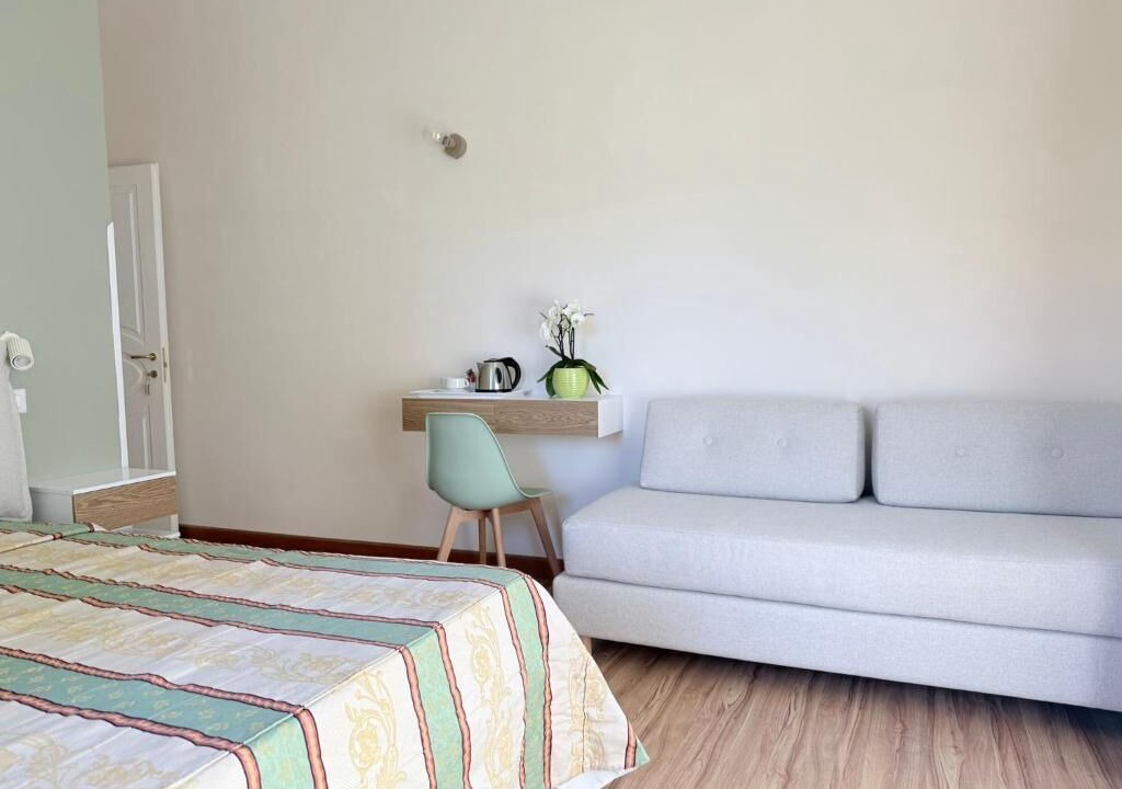 Photo of Bedroom in Meta