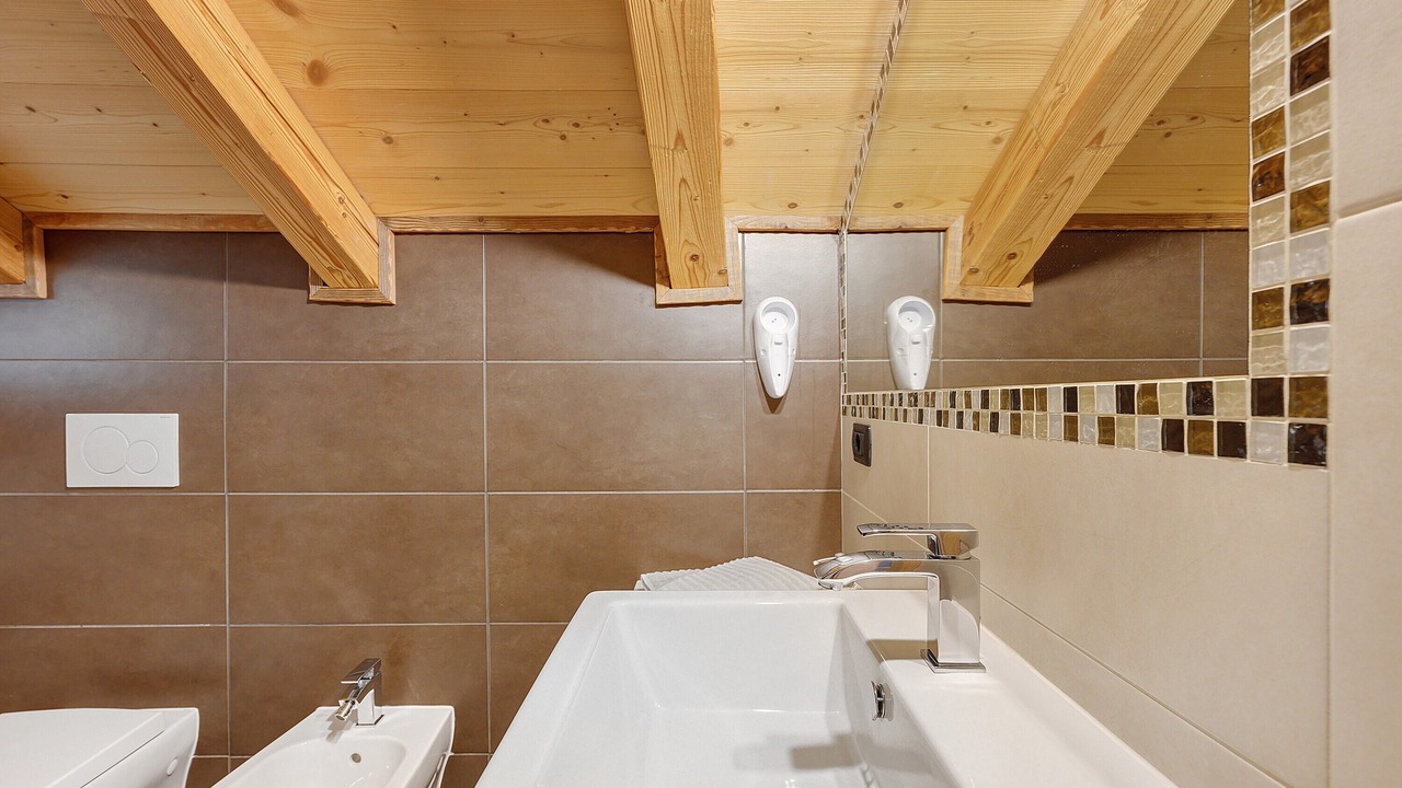 Photo of Bathroom in Rabbi
