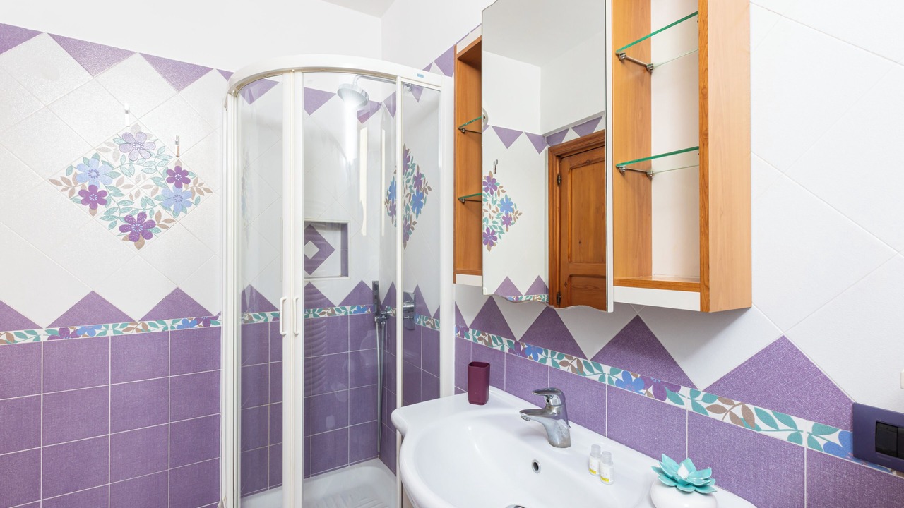 Photo of Bathroom in Meta