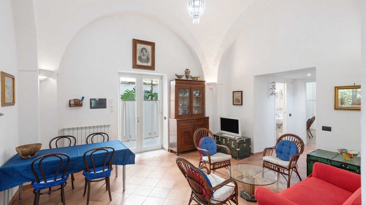 Photo of Livingroom in Meta