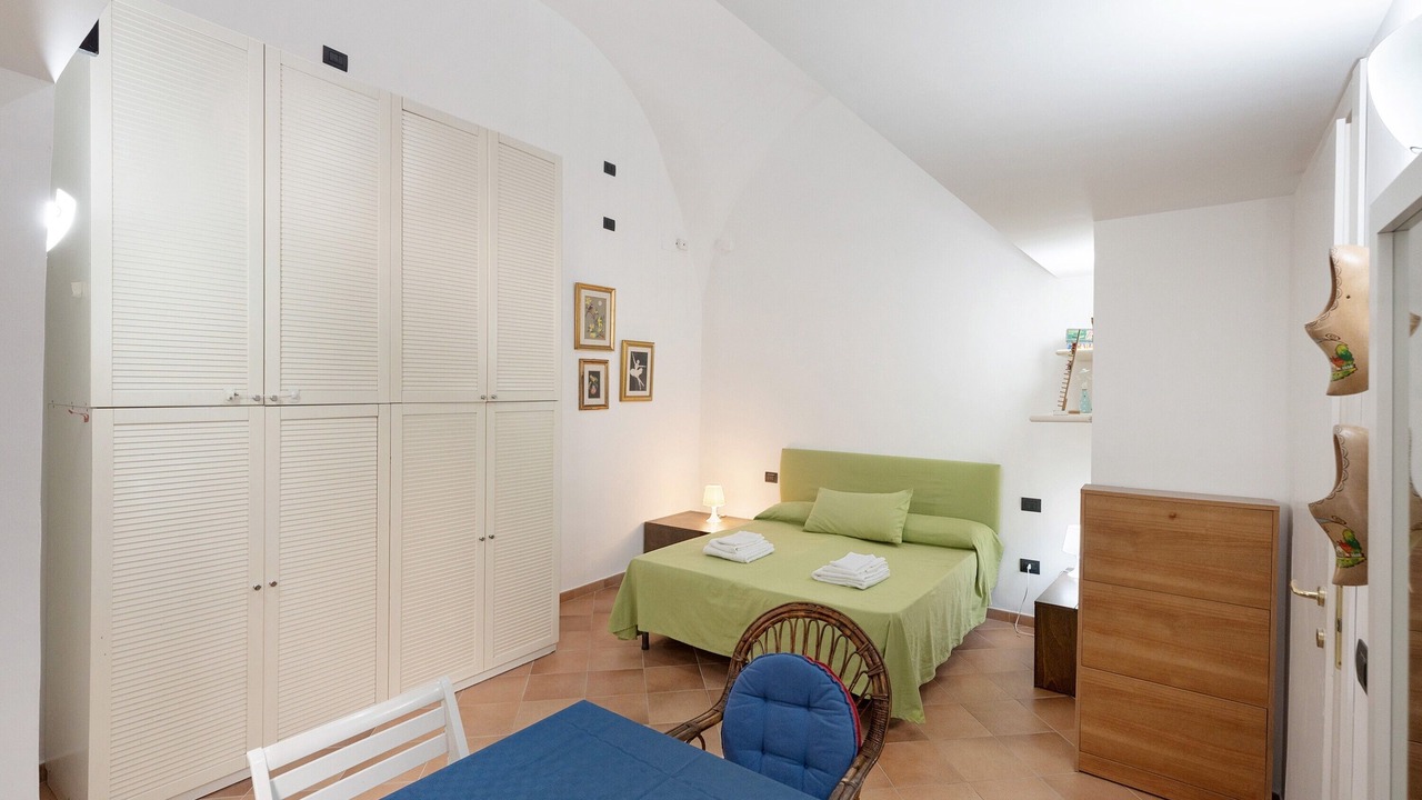 Photo of Bedroom in Meta