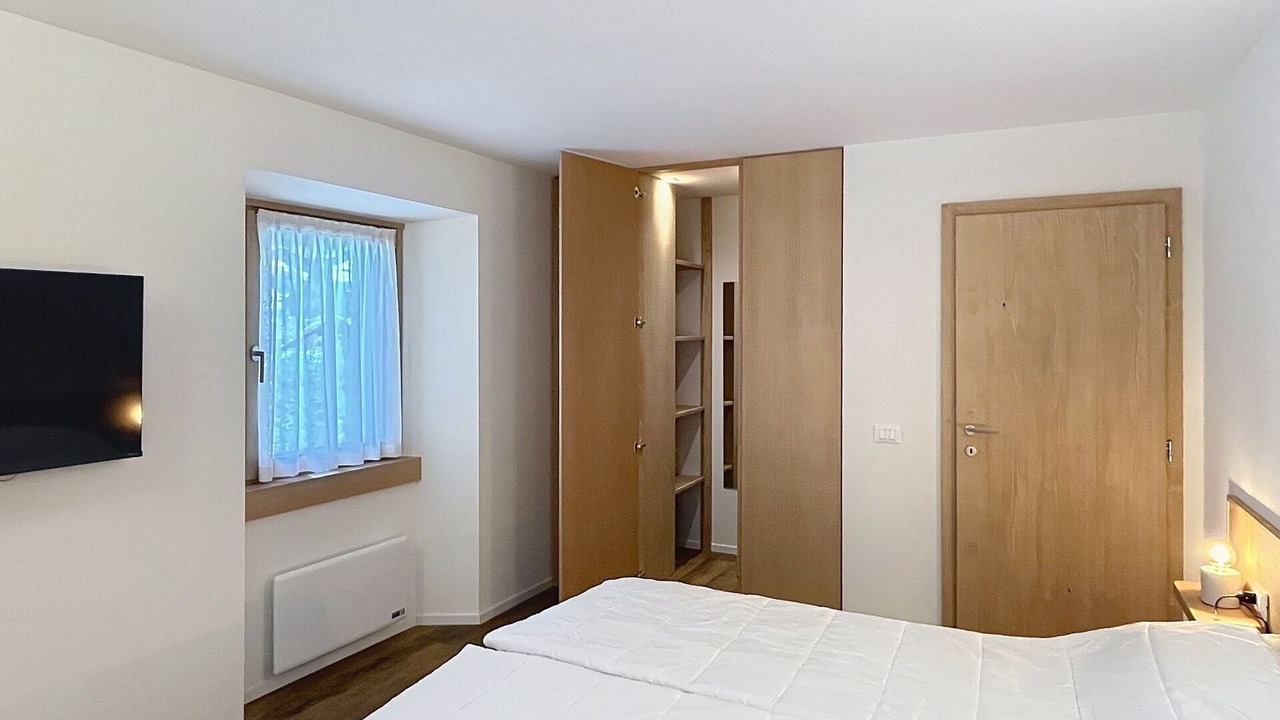 Photo of Bedroom in Strembo