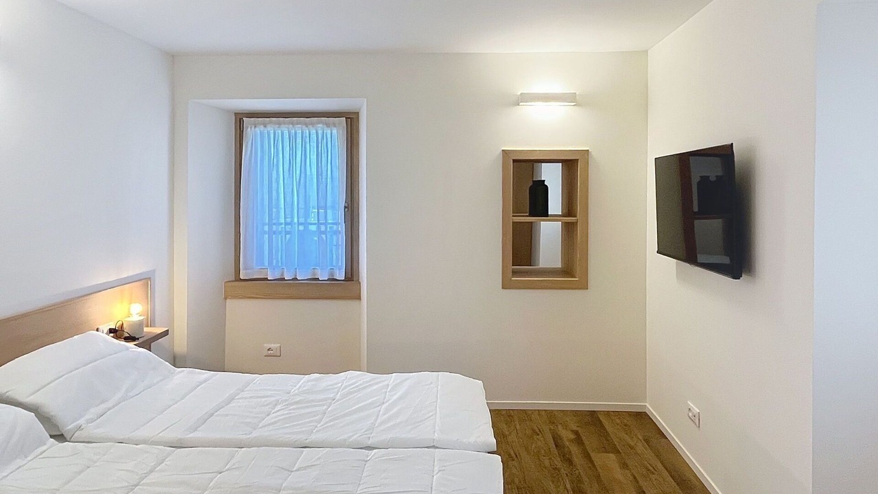 Photo of Bedroom in Strembo