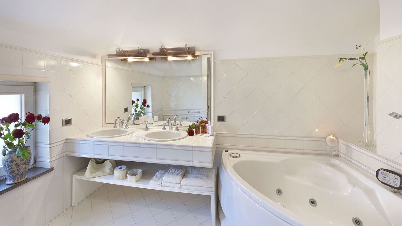 Photo of Bathroom in Sorrento City Centre