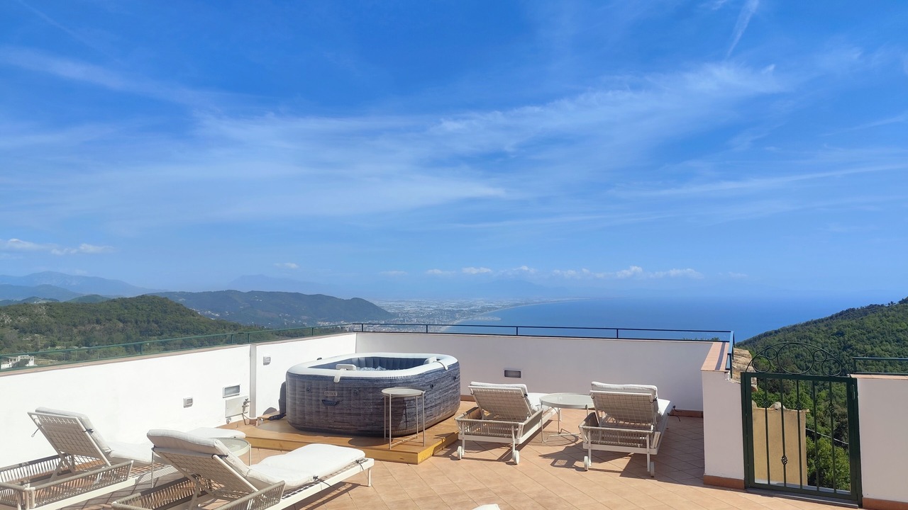 Photo of Patio Balcony in Marini