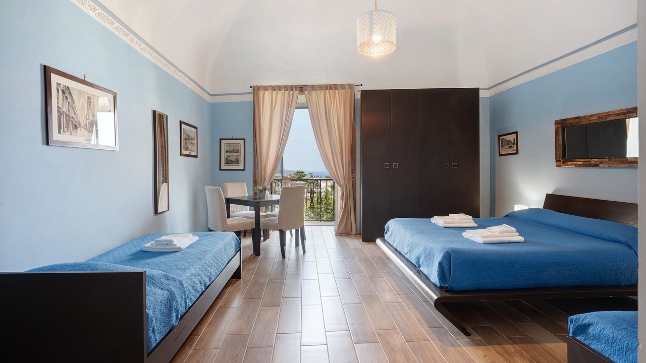 Photo of Bedroom in Meta