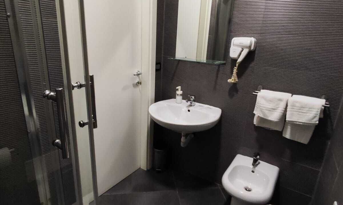 Photo of Bathroom in Casoria