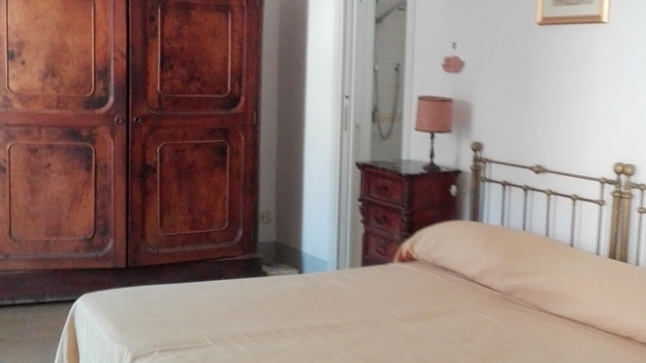 Photo of Bedroom in Meta