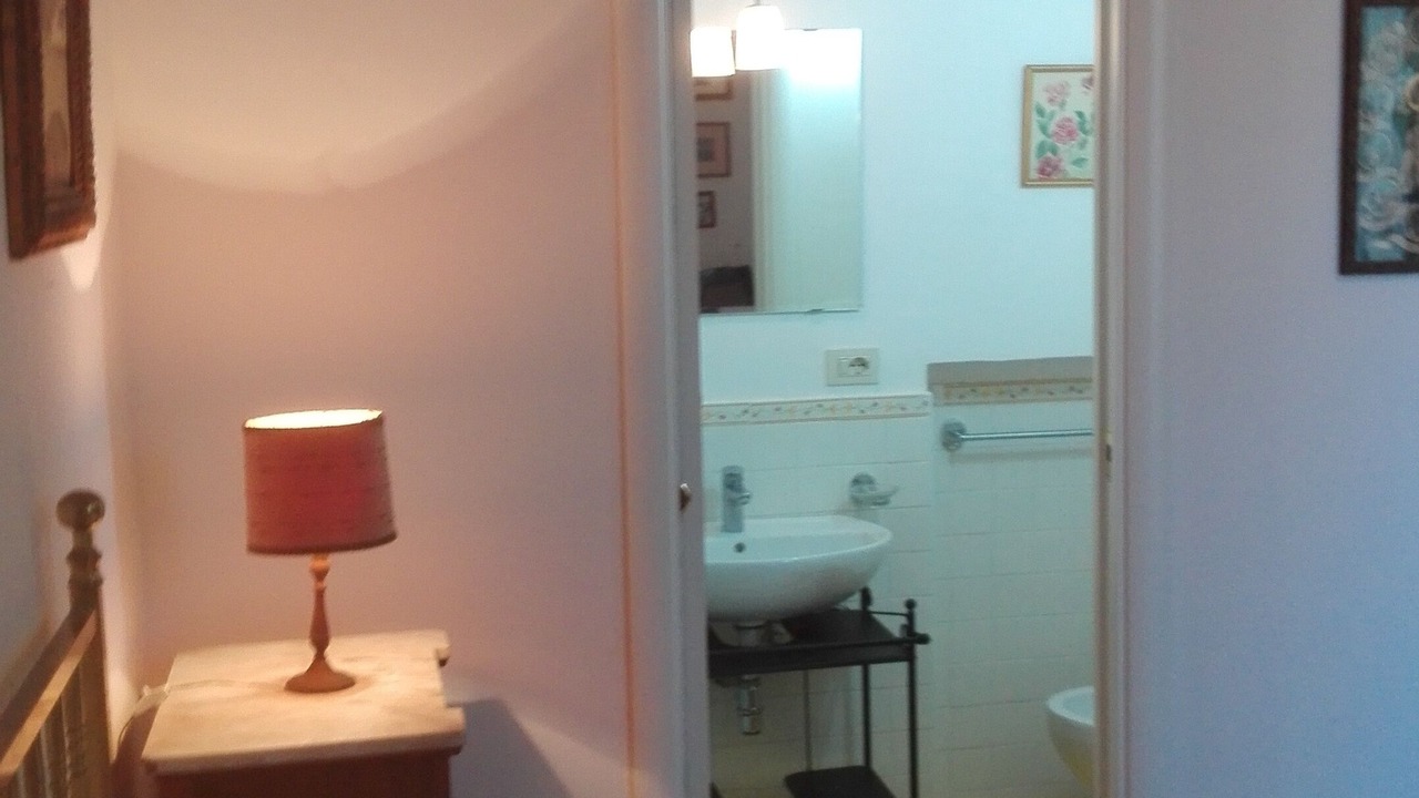 Photo of Bedroom in Meta