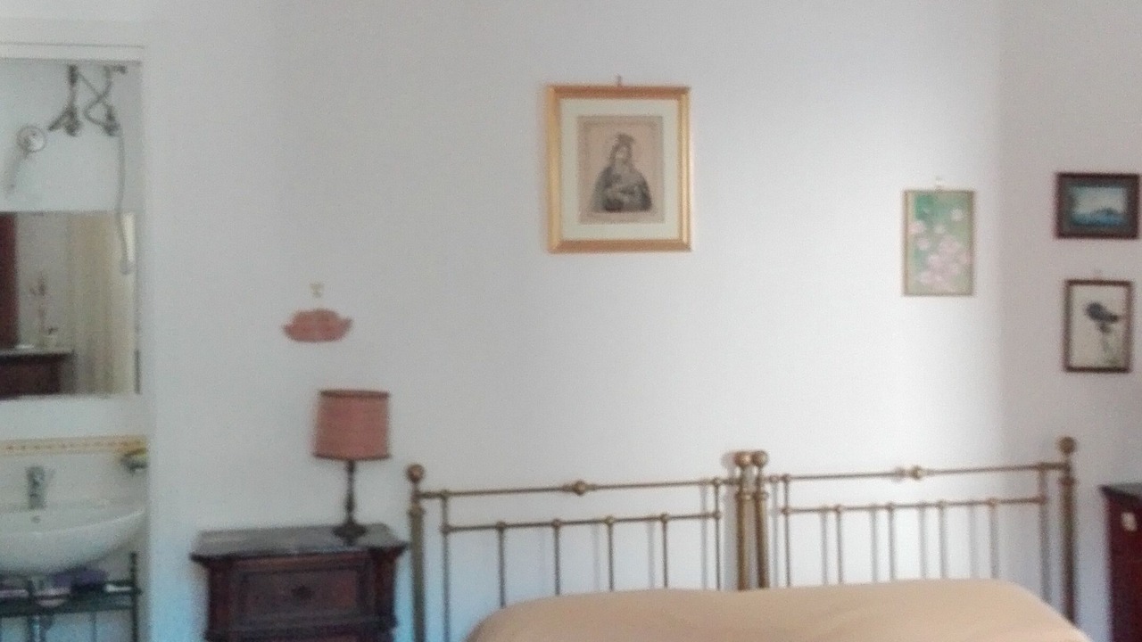 Photo of Bedroom in Meta
