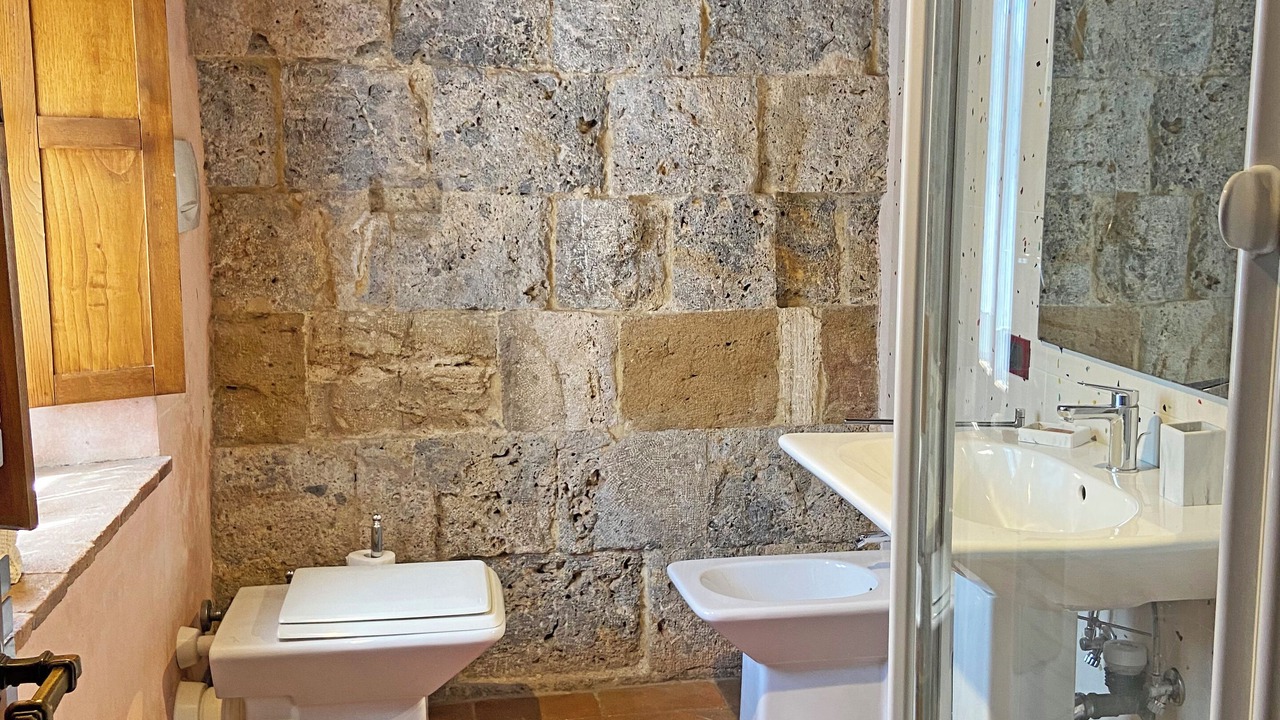 Photo of Bathroom in San Gimignano City Centre