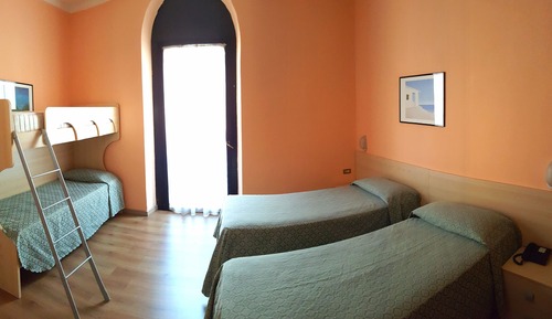 Triple Room, 3 Twin Beds