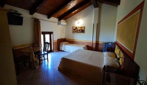 Comfort Triple Room