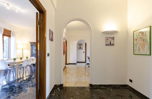 Albaro Apartment | JOIVY Apt For 7 Perfect For Families Close To Beaches