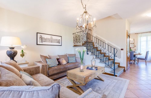 Lucca Villa | Nonna Bianca Farmhouse