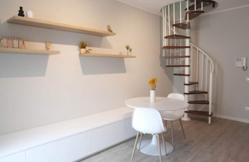 Central Station Apartment | CASATI, 2 · Glamour in città tra shopping e vita notturna