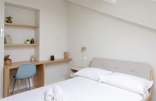 Central Station Apartment | CASATI, 2 · Glamour in città tra shopping e vita notturna