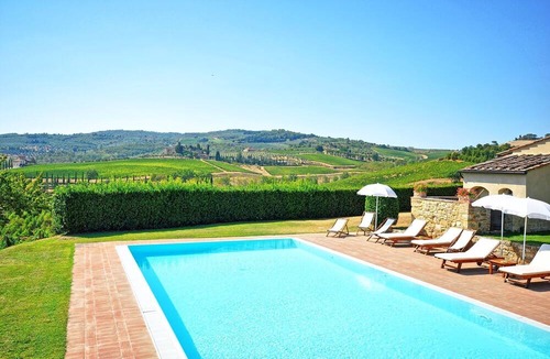 San Casciano in Val di Pesa Apartment | Lovely apartment with WIFI, pool, TV, pets allowed and panoramic view, close to Greve In Chianti