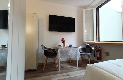 Central Station Apartment | Lovely newly renovated studio apartment in strategic location