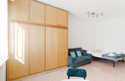 Ripamonti Corvetto Apartment | GuestHost - A comfortable 40 square meters apartment, perfect for two people, located on the third floor of a building with an elevator (NOT accessible to disabled guests).The property is located in the lively Corvetto neighborhood and is well connected
