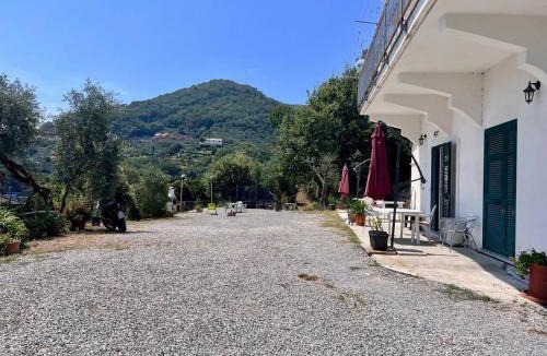 Chiavari House | Appartamento Nettuno in Villa Daria a 2 Km dal mare golfo del Tigullio